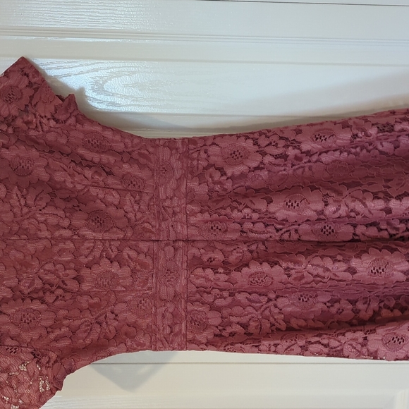 Lace Dress - Picture 6 of 6